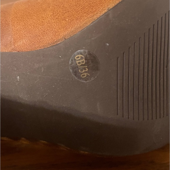 Lace up Leather Heel Pumps - Picture 5 of 5